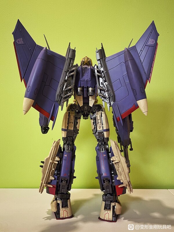 Threezero Transformers DLX Scale Blitzwing G1 Color Edition  (7 of 7)